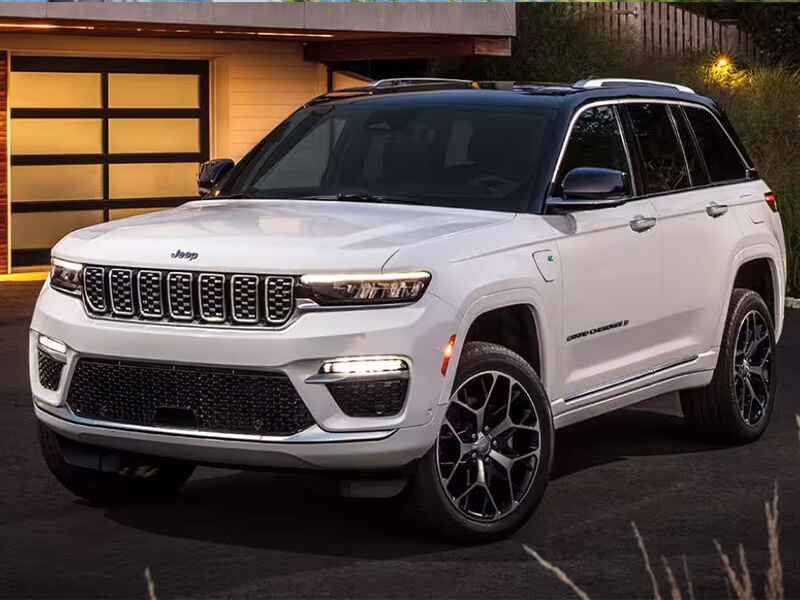 The 2024 Grand Cherokee is a capable SUV, see for yourself today at Shepherd's CDJR near Fort Wayne, Indiana.