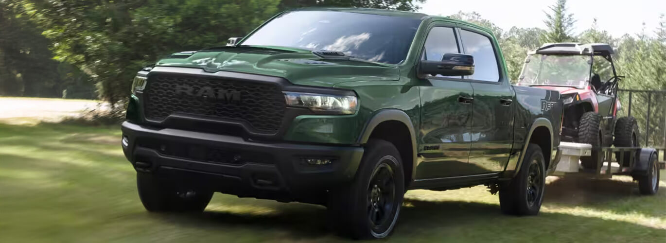 With impressive towing capability and a refined interior, it’s the ideal truck for hard-working drivers across Terre Haute and Cloverdale.